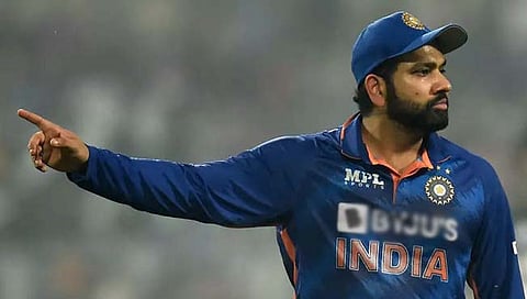 कॅप्टन रोहित चहलवर भडकला म्हणाला, “भाग क्यू नही रहा ठीकसे चल उधर भाग”!