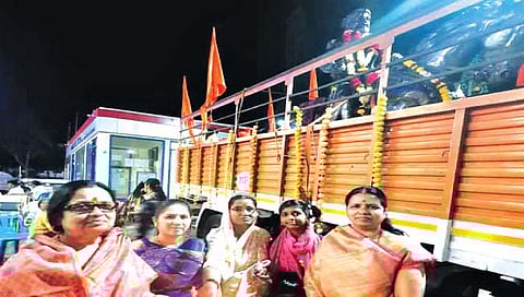 सांगली : जतमध्ये अखेर शिवरायांचा पुतळा दाखल