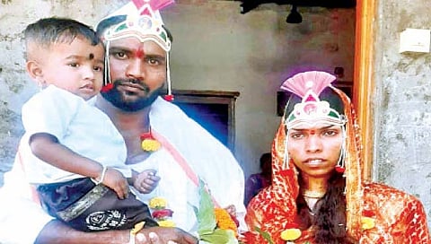 अक्षयने सावरले स्वातीचे आयुष्य..!