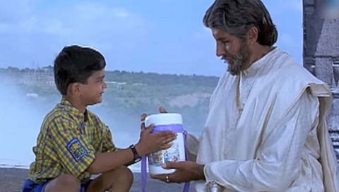 बरं ते नव्हे त्या सूर्यवंशमधील ‘तो’ खीर घेऊन जाणारा छोटा भानू प्रताप सिंह सध्या काय करतो?