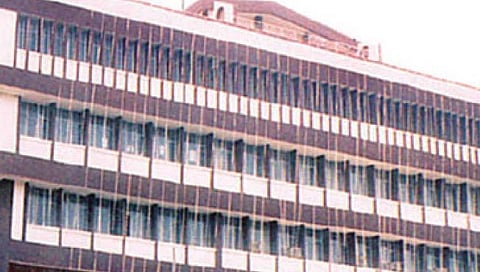 वसुलीकडे दुर्लक्ष केल्याने जिल्हा बँक अडचणीत