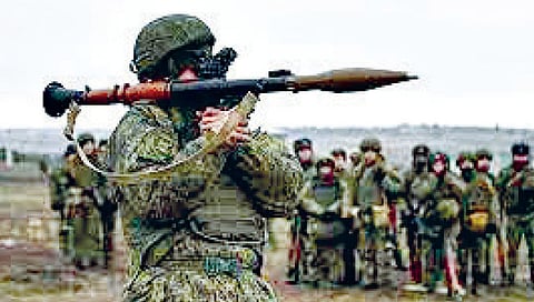 Ukraine-Russia conflict : युक्रेनचे पाच बंडखोर रशियन सैन्याकडून ठार