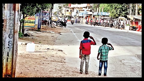 रोज 52 सेकंदांसाठी स्तब्ध होते ‘हे’ शहर!