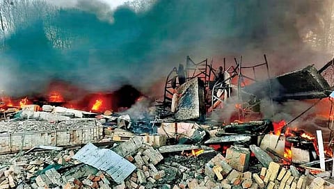 युक्रेनच्या किव भागातील सीमा चौकीची रशियाच्या हल्ल्यानंतर झालेली दुर्दशा