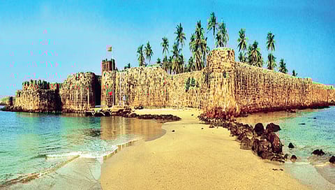 जगातील सुंदर पर्यटनस्थळांमध्ये सिंधुदुर्ग, भारतातील ९ स्थळांना मिळाले स्थान
