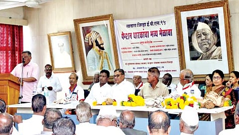 सातारा : मार्च अखेर वाढीव पेन्शन द्या, कमांडर अशोक राऊत यांची मागणी