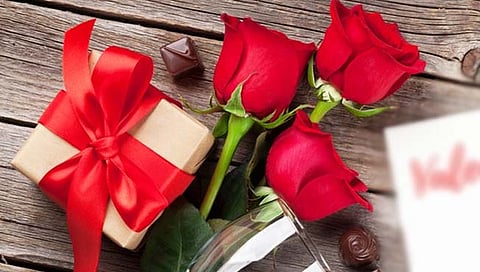Valentine Day : ‘व्हॅलेंटाईन डे’ ला प्रियजनांना द्या खास गिप्ट