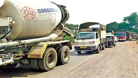 सांगली-कोल्हापूर महामार्ग ठप्प