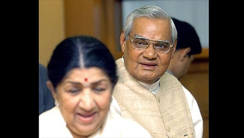 लता मंगेशकर यांना मुलगी मानायचे अटल बिहारी वाजपेयी