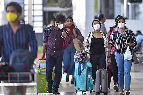 COVID 19 guidelines : आरटी-पीसीआरची सक्ती रद्द; दोन्ही डोसचे प्रमाणपत्र असणाऱ्यांना देशात प्रवेश