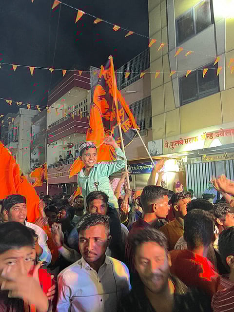 केडगाव येथील शिवजयंती च्या कार्यक्रमात ओमान आत्तार नृत्य करताना