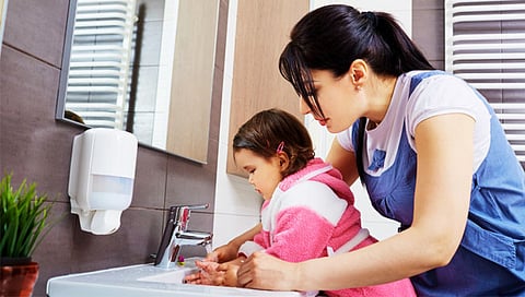 Hygiene Habits : पालकांनो, तुमच्या मुलांना स्वच्छतेच्या सवयी कशा लावाल?