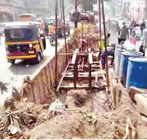 उड्डाणपूलासाठी सर्वेक्षणाचे सुरू असलेले काम (संग्रहित छायाचित्र)