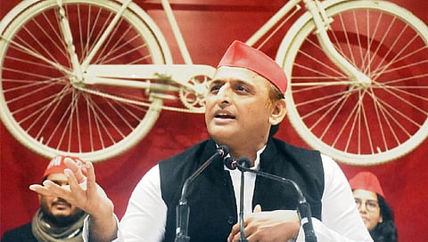 UP Election : सायकलचं बटण दाबलं की, कमळाला मत दिल्याची स्लिप !