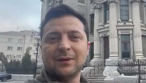 आम्ही देशासाठी लढू, शरणागती पत्करणार नाही; युक्रेनचे राष्ट्राध्यक्ष झेलेन्स्की यांनी शेअर केला व्हिडिओ