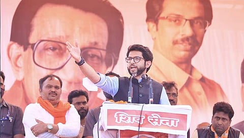 सीएम योगी आदित्यनाथ यांच्या बालेकिल्ल्यात आदित्य ठाकरेंची तोफ धडाडली !