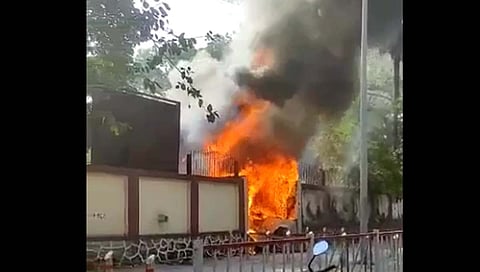 मुंबई : एसबीआय बँकेच्या एटीएम मशीनला आग, मशीन जळून खाक