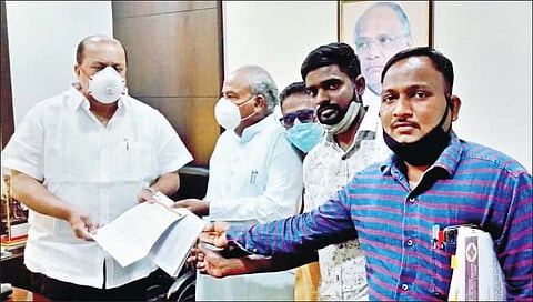 Solapur : यंत्रमाग कामगारांना पीसरेटवर किमान वेतन