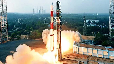Isro launch : भारतीय अंतराळ संशोधन संस्थेने केले EOS-04 उपग्रहाचे यशस्वी प्रक्षेपण