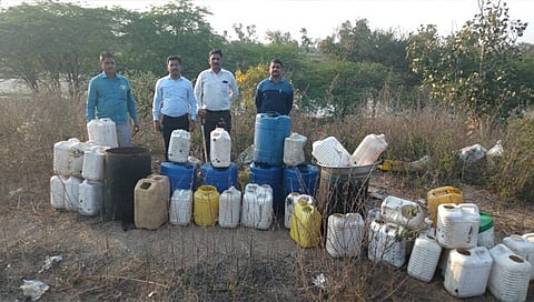 जळगाव : राज्य उत्पादक शुल्काच्या धाडीत 2 लाखांचा अवैध मद्यसाठा जप्त, 19 गुन्ह्यांची नोंद