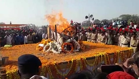 सांगली : अमर रहे अमर रहे…साश्रुनयनांनी शहीद जवान रोमित चव्हाण यांना अखेरचा निरोप