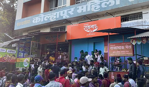 कोल्हापूरचे प्रसिद्ध राजाभाऊ भेळ व्यावसायिक रवींद्र शिंदे यांच्यावर जीवघेणा हल्ल्याचा प्रयत्न