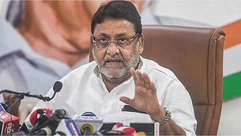 Nawab malik : महाराष्ट्रातील ‘ईडी’च्या कारवाया फडणवीसांच्या सांगण्यावरूनच : नवाब मलिक