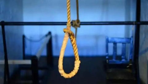 offline classes : पालकांनी ‘ऑफलाईन’ क्लासला जाण्यास सांगितल्याने मुलीची आत्महत्या