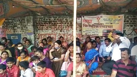 पुणे : तळेगाव येथील एसटी कामगार विलिनीकरणाच्या मागणीवर ठाम