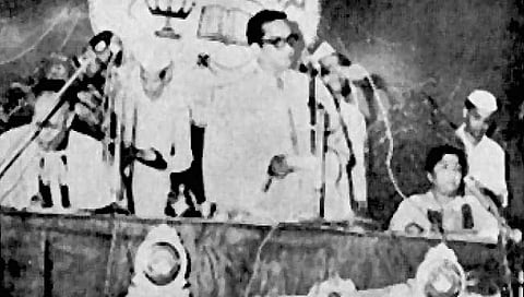 ‘मातेच्या कुशीतील निरागस बालकासारखा आनंद’