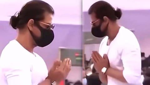 srk at shivaji park lata maneshkar last Funeral