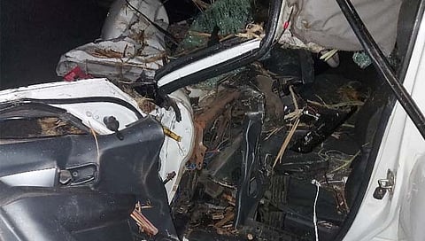 श्रीगोंदा : मित्राला सोडण्यासाठी जाताना काळाचा घाला; ट्रॉलीला कार धडकून ३ मित्र जागीच ठार