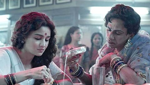 vijay raj : ट्रान्सजेंडरची भूमिका साकारणारी रझियाबाई कोण आहे?