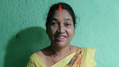 व्हॉट्स ॲप स्टेटसवरुन झालेल्या मारहाणीत लीलावती देवी प्रसाद यांचा मृत्यू झाला.