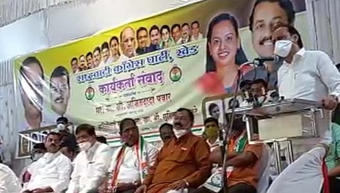 खेड: येथे कार्यकर्ता मेळाव्यात बोलताना उपमुख्यमंत्री अजित पवार.