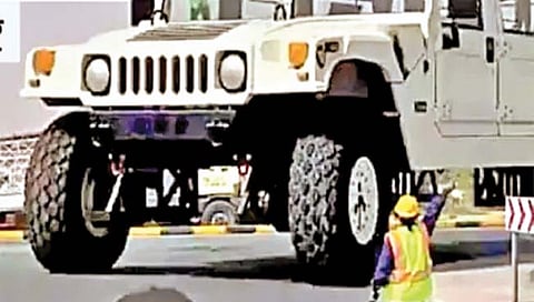 दुमजली इमारतीइतकी उंच गाडी!