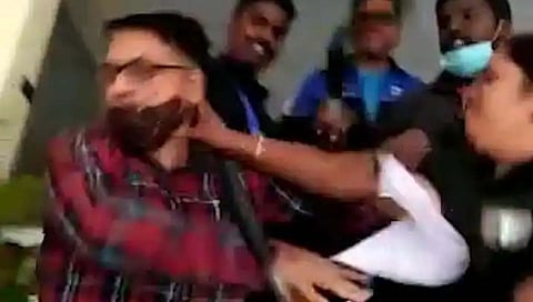 पुणे : महिला बाऊन्सरकडून शाळेतच पालकांना मारहाण