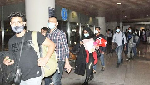 युक्रेन संकट : मायदेशी परतलेल्या विद्यार्थ्यांच्या अर्धवट शिक्षणावर सरकारचा विचार सुरू