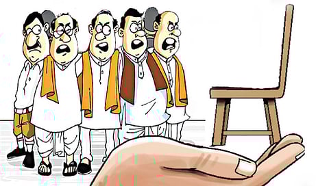 राजघटिका गेली सुदूर…