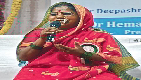 सामाजिक जाणिवेतून बनले ‘सीड मदर’ : राहीबाई पोपेरे यांच्याशी संवाद