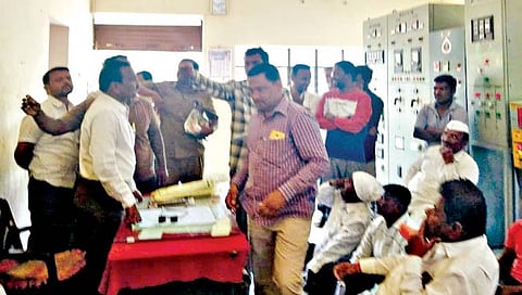 साेलापूर : कृषी पंप वीज बिलासाठीच्या बैठकीत तोडगा नाहीच