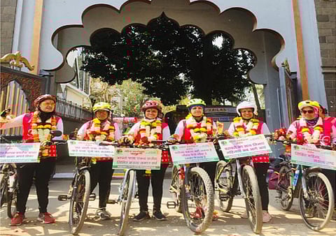 चार दिवसांची सायकलवारी पूर्ण करून नाशिकमध्ये परतलेल्या नाशिक सायकालिस्टच्या रणरागिणी डॉ मनिषा रौंदळ, माधुरी गडाख, रोहिणी भामरे, अनुराधा नडे, पुष्पा सिंग, प्रियंका देशमुख.