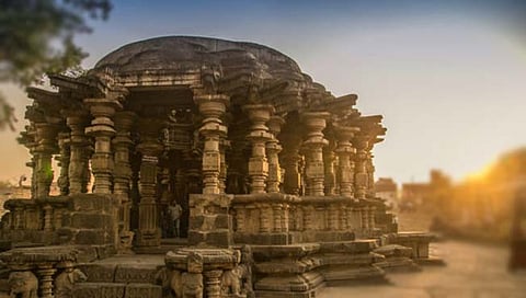 खिद्रापूरच्या कोपेश्वर मंदिराला तडे; अद्भुत स्वर्गमंडप कोसळण्याची भीती