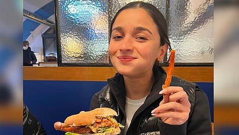 गंगूबाईच्या यशानंतर आलिया भट्टनं मन भरून खाल्लं बर्गर, प्रियांका म्हणाली…