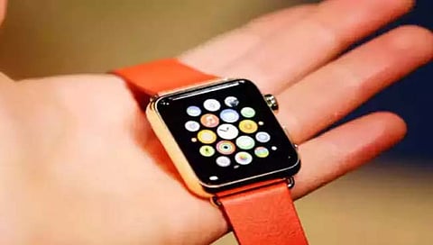 Apple smartwatch : नवर्याने मारलं पण, ‘स्मार्ट वॉच’ने तारलं!