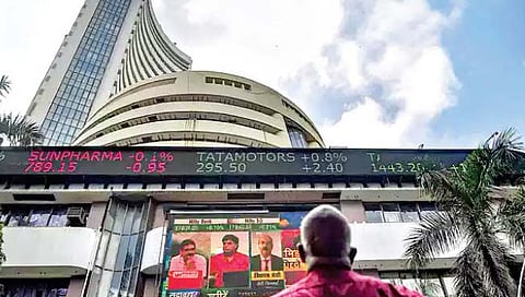 Stock Market Opening | सेन्सेक्स सावरला, अदानींच्या शेअर्सवर दबाव कायम