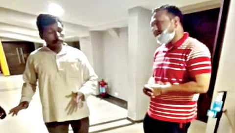 ‘द काश्मीर फाईल्स’ दाखवण्यास टाळाटाळ