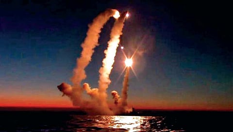 Russia-Ukraine War : युक्रेनच्या अण्वस्त्रांसाठी पाकिस्तानची मदत