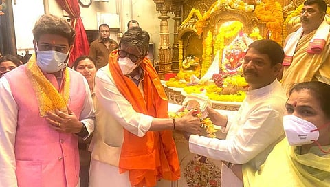 Amitabh Bachchan : अमिताभ यांनी ‘झुंड’ च्या प्रदर्शनापूर्वी घेतले सिद्धिविनायकाचे दर्शन