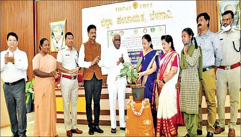 बालविवाह प्रतिबंध अभियान : बालविवाह रोखणे सर्वांचीच जबाबदारी ; जिल्हाधिकारी हिरेमठ